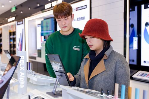 探访Relx悦刻上海旗舰店 纳沃盖森电子科技，喜欢的样子它都有